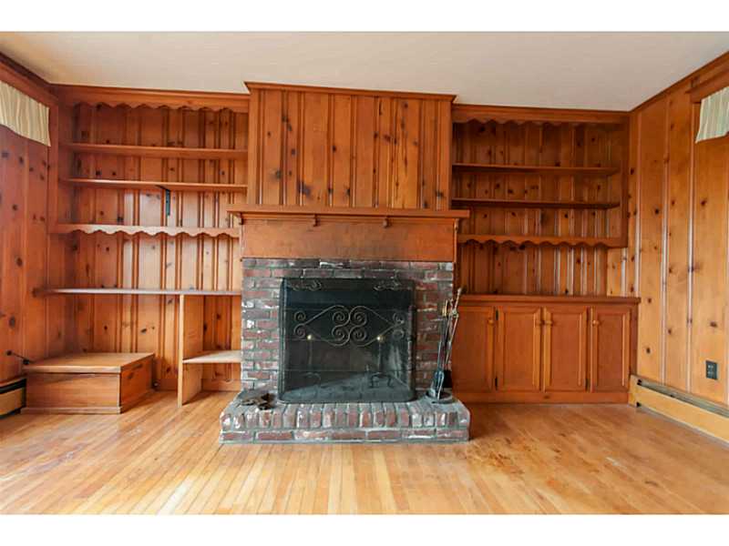 25 Plateau Road Westerly, RI 02891 - Photo 11 of 25 Den/Family/Great Room.