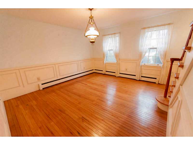 25 Plateau Road Westerly, RI 02891 - Photo 5 of 25 Dining Room.