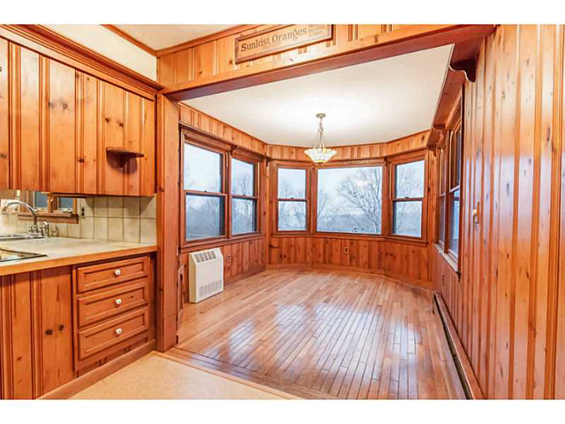 25 Plateau Road Westerly, RI 02891 - Photo 8 of 25 Dining Area. Beautiful south facing breakfast room with plenty of sunlight.
