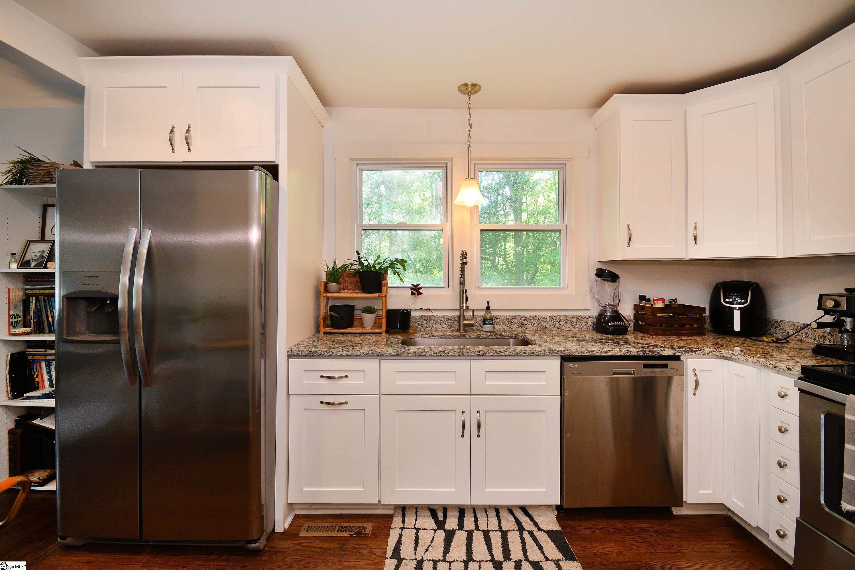 4 Stallings Road Taylors, SC 29687 - Photo 10 of 35
