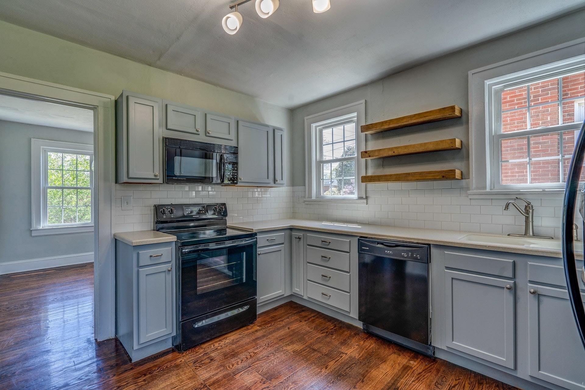 2517 Tillett Road Southwest Roanoke, VA 24015 - Photo 10 of 28 009-308443-DSC09651_2_3_4_5_7598092