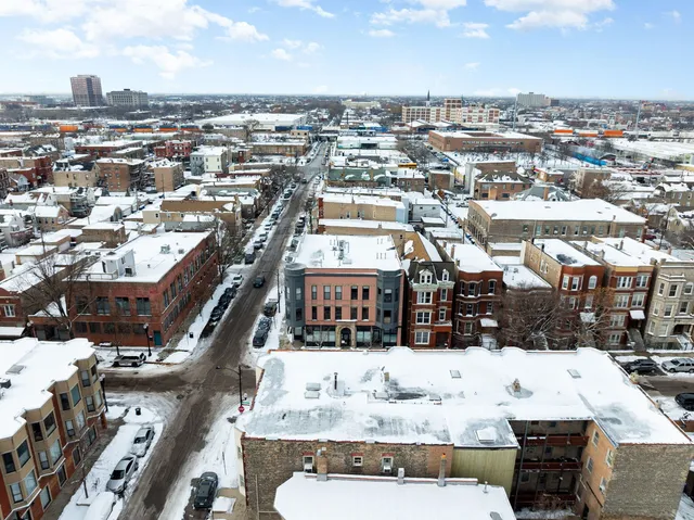 $295,000 | 2354 South Oakley Avenue, Unit B2, Chicago, IL 60608