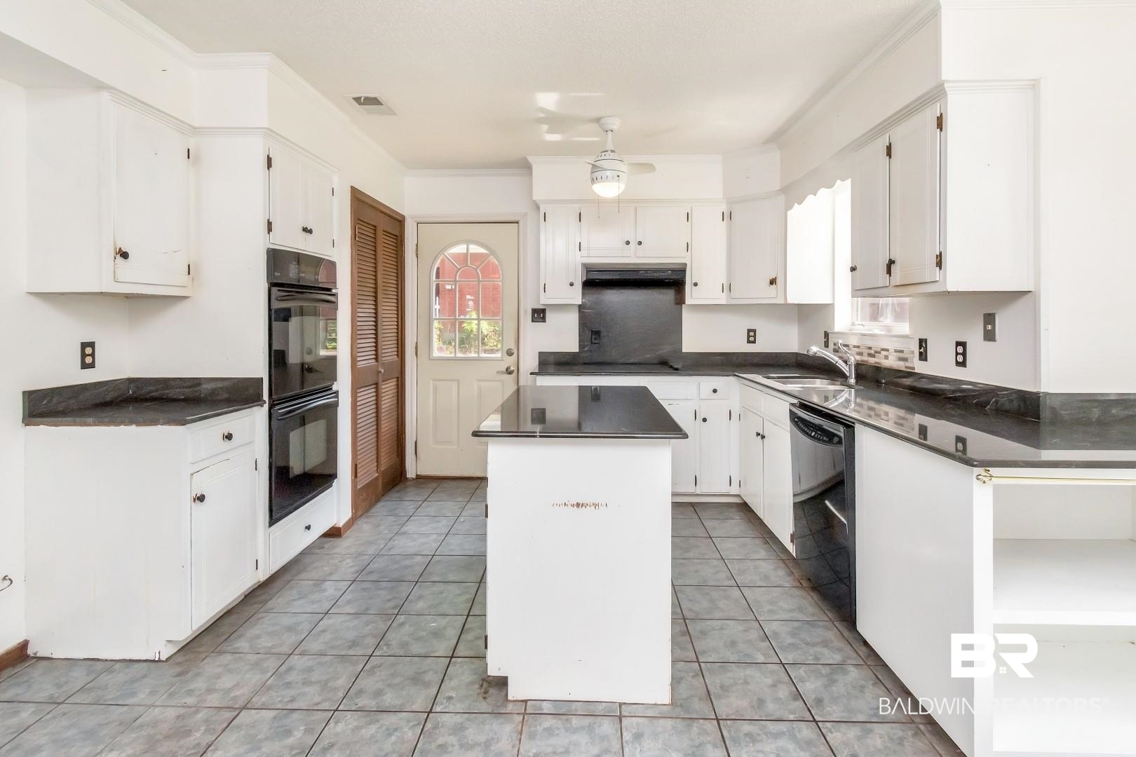 955 Louise Avenue Mobile, AL 36609 - Photo 12 of 30