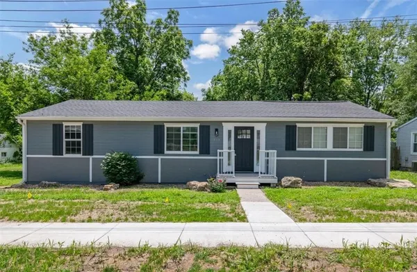 $219,900 | 303 West Front Street, Grain Valley, MO 64029