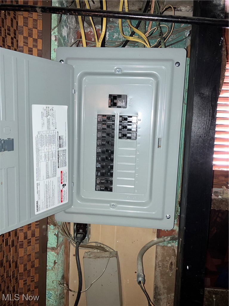 1058 Pembrook Road Cleveland Heights, OH 44121 - Photo 29 of 39 Utilities with electric panel
