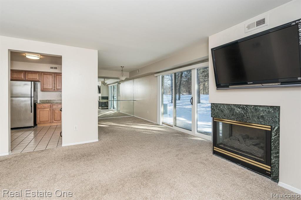 27214 Evergreen Road Lathrup Village, MI 48076 - Photo 5 of 18