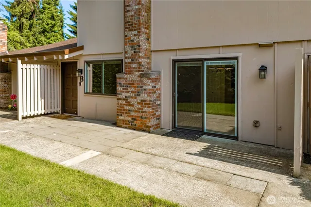 $279,000 | 2822 Garden Court, Unit B, Steilacoom, WA 98388