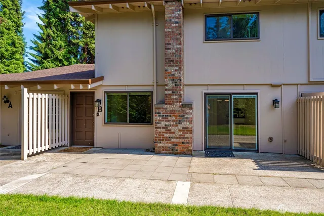 $279,000 | 2822 Garden Court, Unit B, Steilacoom, WA 98388