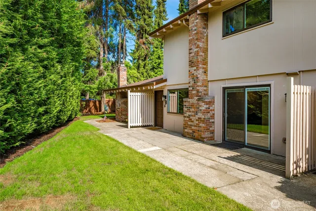 $279,000 | 2822 Garden Court, Unit B, Steilacoom, WA 98388