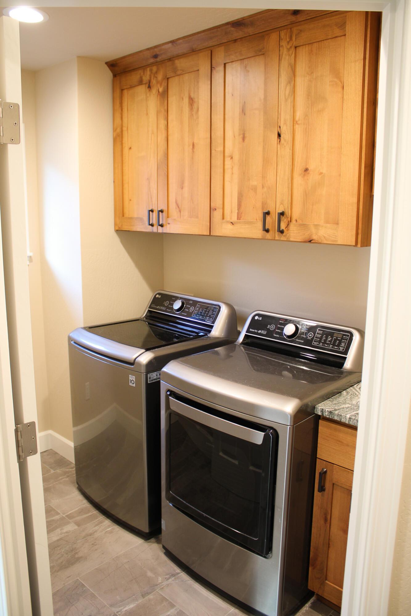 237 Willow Way Talent, OR 97540 - Photo 19 of 28 Kirt Real Estate 2025-45