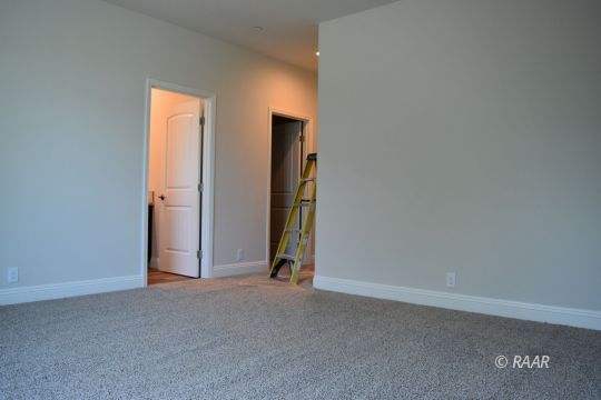 556 South Alvord Street Ridgecrest, CA 93555 - Photo 21 of 28 an empty room with closet