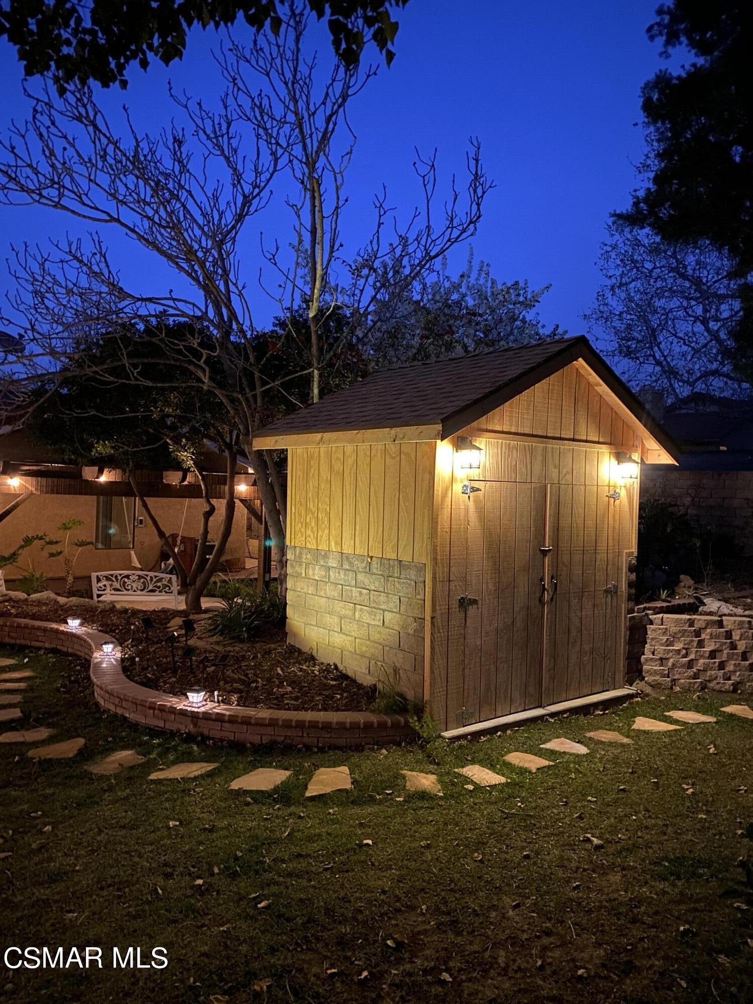 13680 Bear Valley Road Moorpark, CA 93021 - Photo 46 of 50 a backyard of a house with a yard