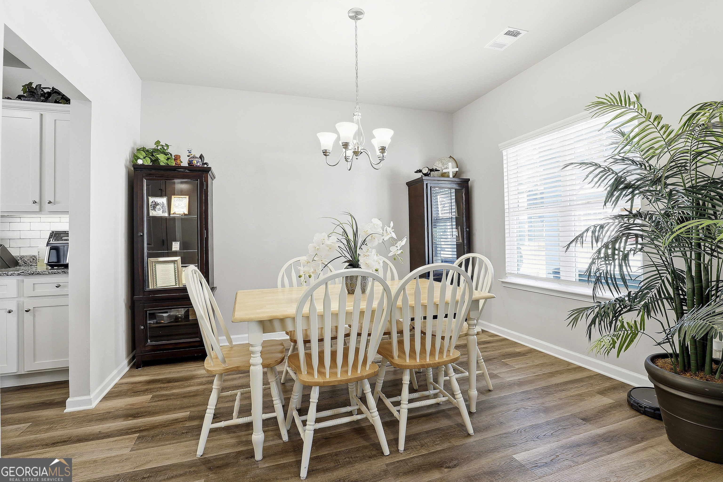 475 Rabbits Run Fayetteville, GA 30214 - Photo 7 of 39 Dinning room