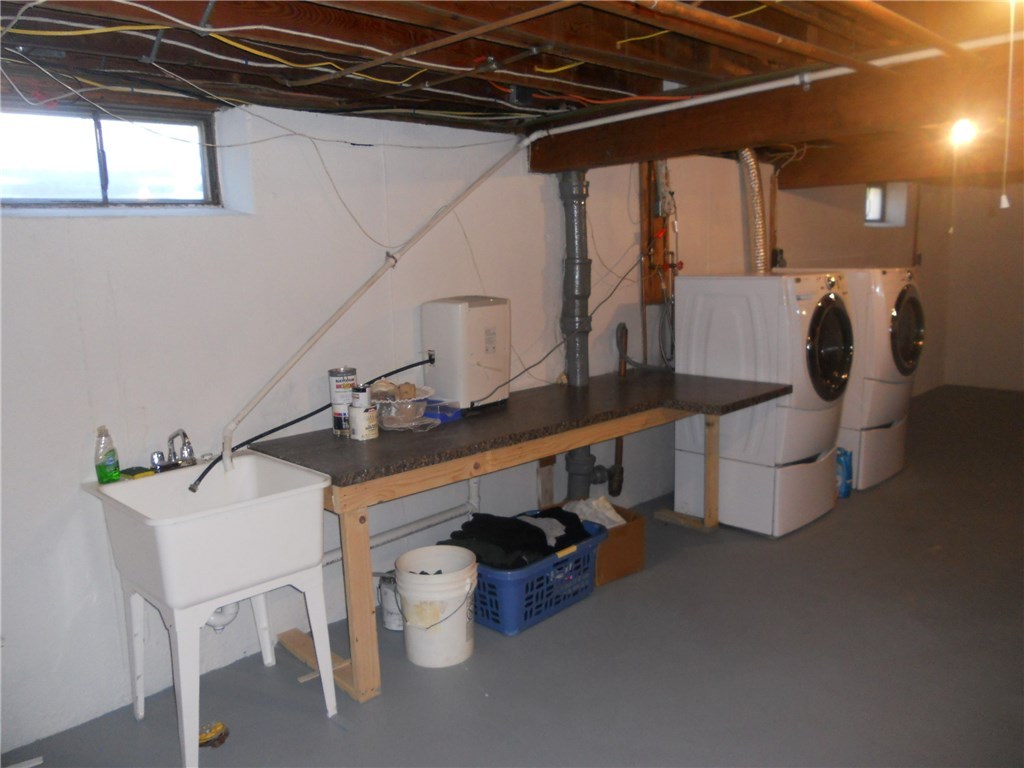 12 Lawrence Road North Providence, RI 02911 - Photo 39 of 40 Gallery Image 39