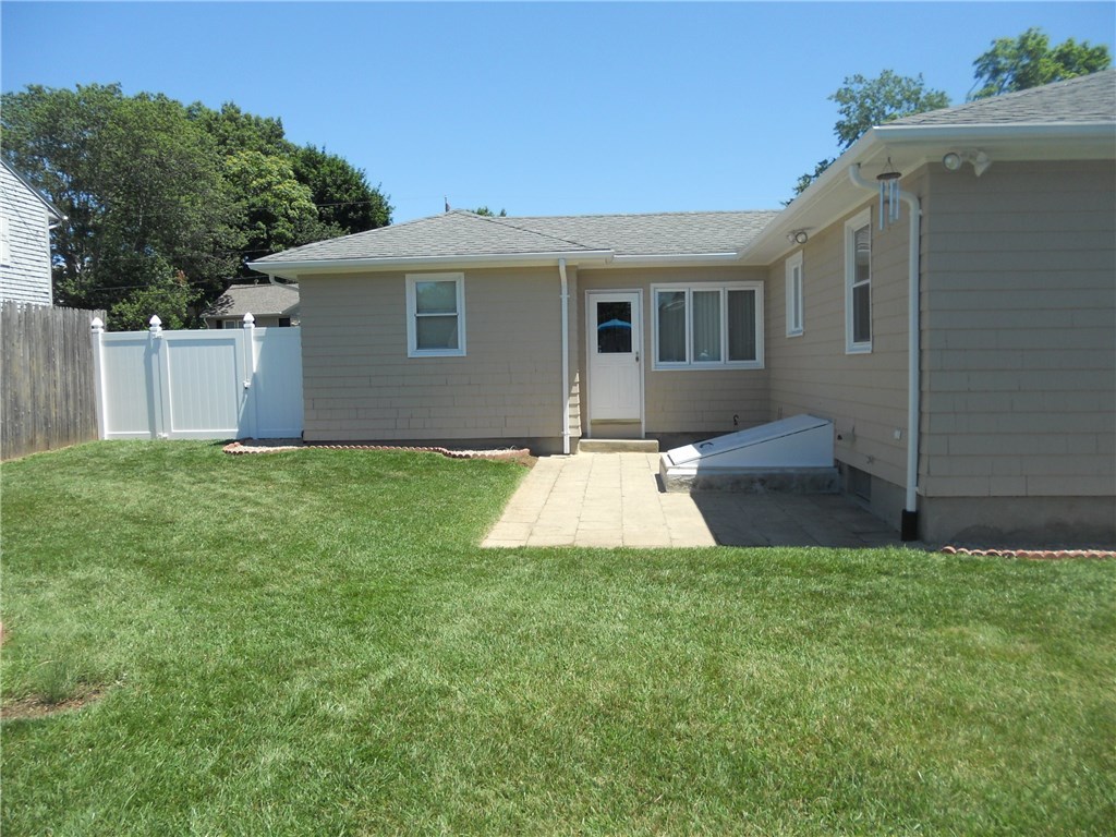 NICELY LANDSCAPED REAR YARD
