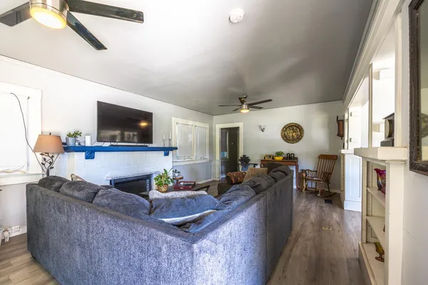 $379,800 | 3463 East Kerckhoff Avenue, Fresno, CA 93702