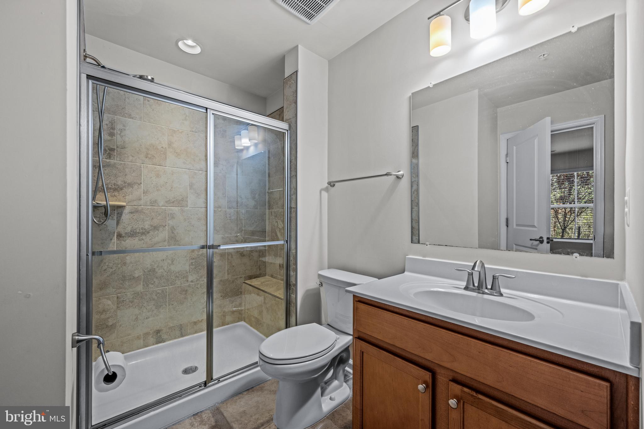 7114 Littlemore Way Hanover, MD 21076 - Photo 5 of 26 Main Level Bath