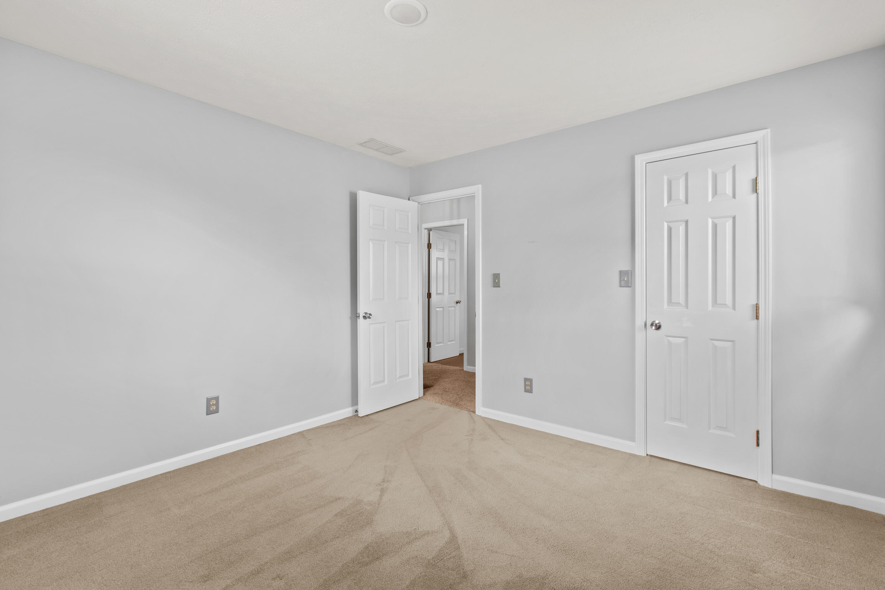 208 Falcon Road Versailles, KY 40383 - Photo 20 of 28 Upstairs Left Front Bedroom