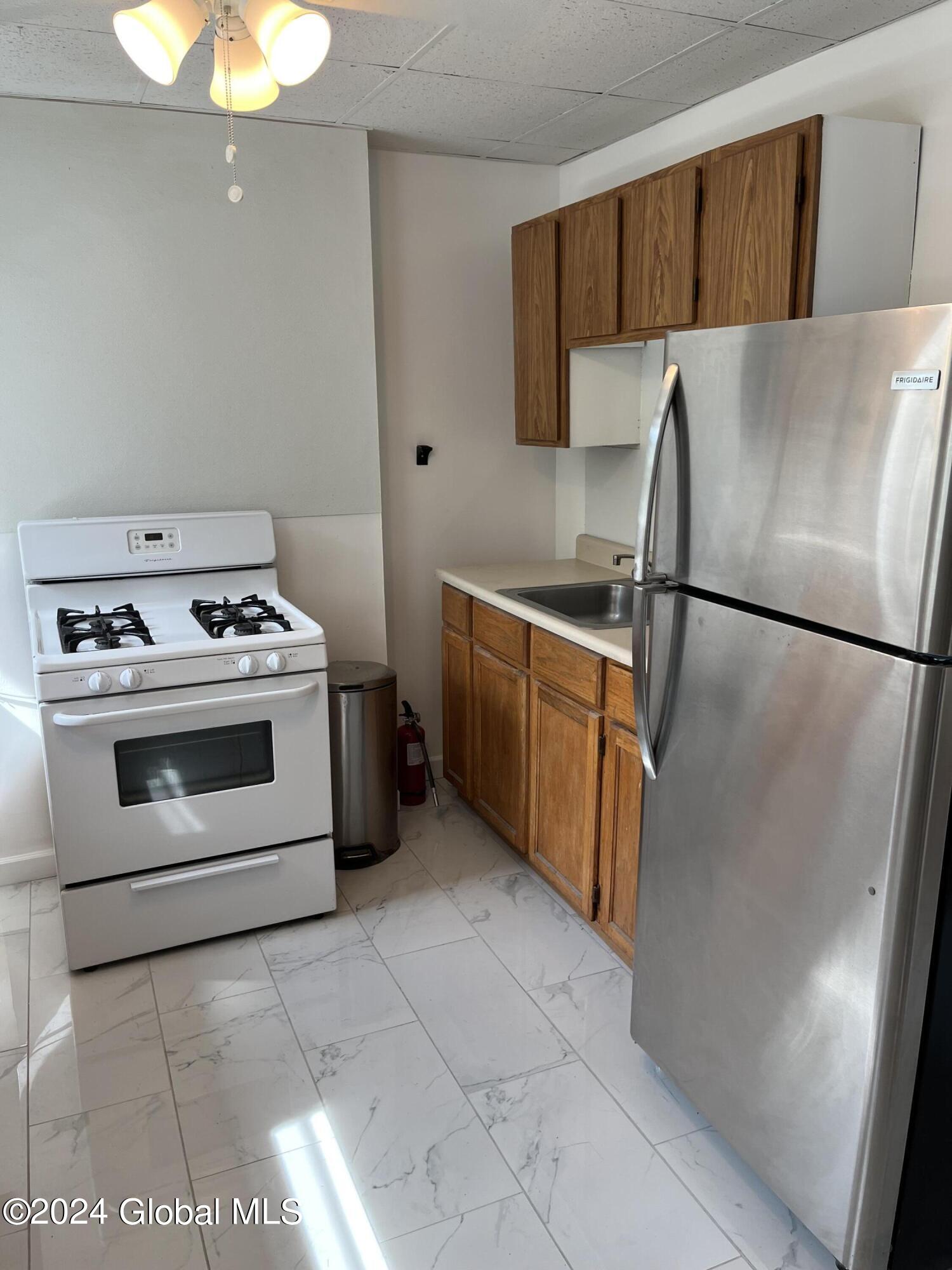 365 3rd Street, Unit 3 Troy, NY 12180 - Photo 4 of 7 IMG_1421