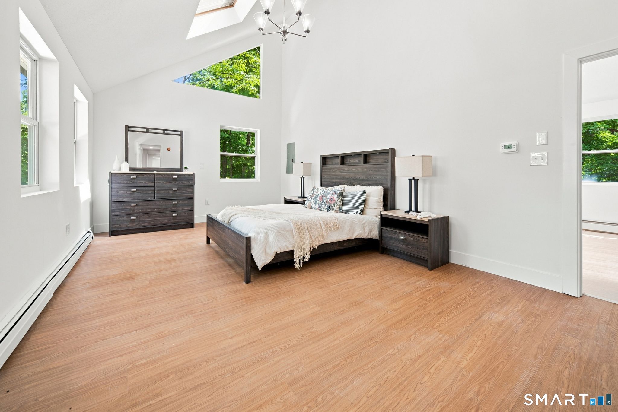 87 Kenmore Road Bloomfield, CT 06002 - Photo 18 of 40 Gallery Image 18