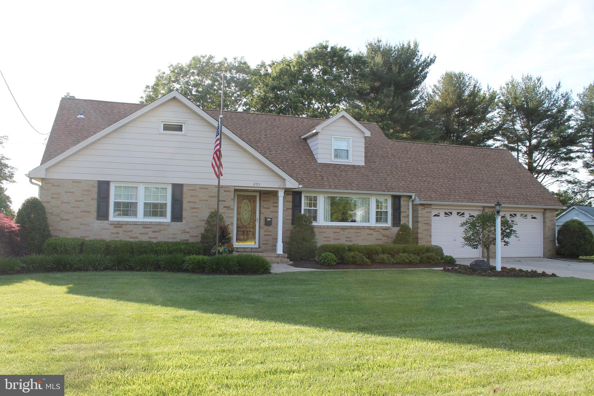 203 Lehigh Road South Glassboro, NJ 08028 - Photo 2 of 33 Meticulously maintained exterior