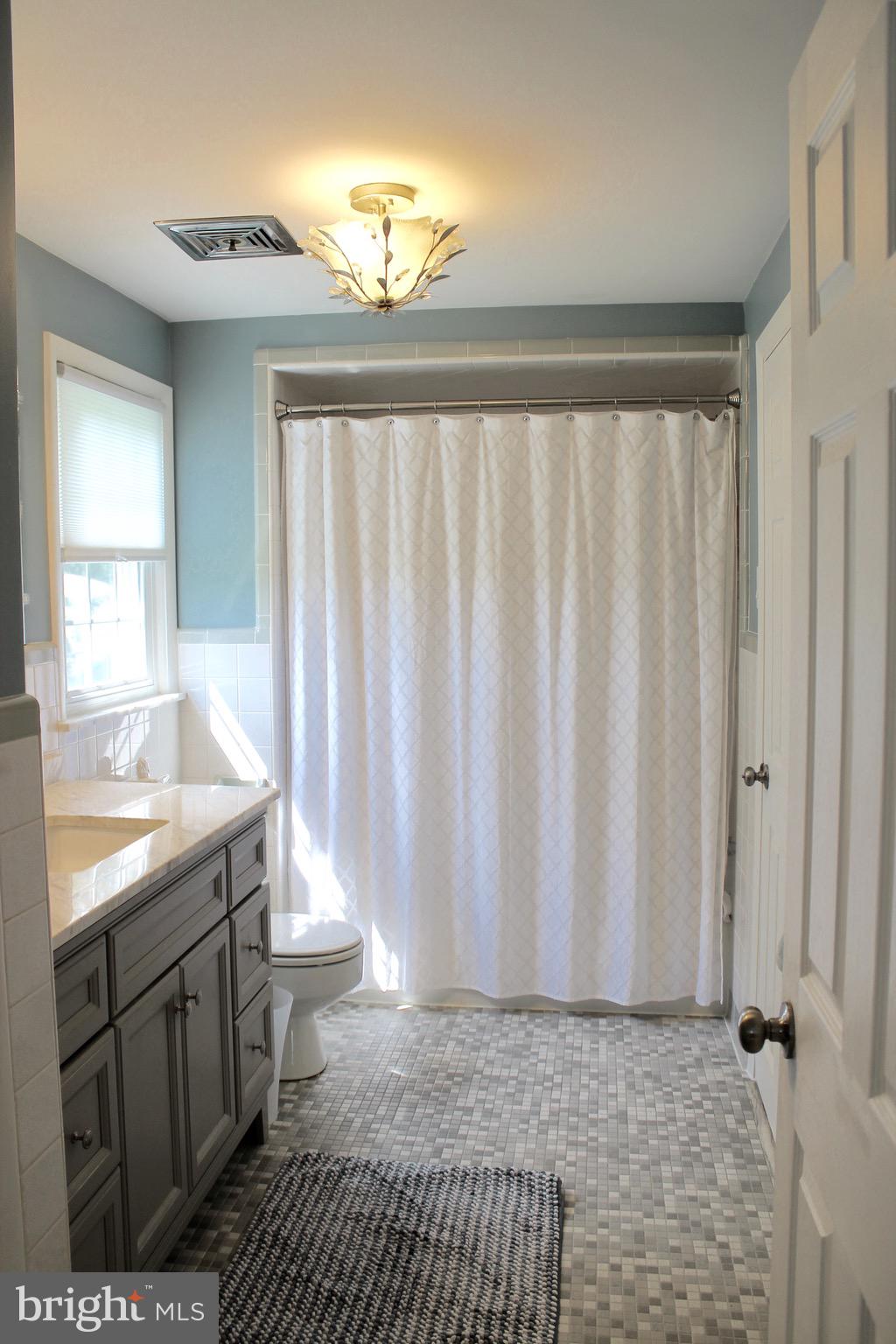 203 Lehigh Road South Glassboro, NJ 08028 - Photo 25 of 33 Upstairs full bathroom