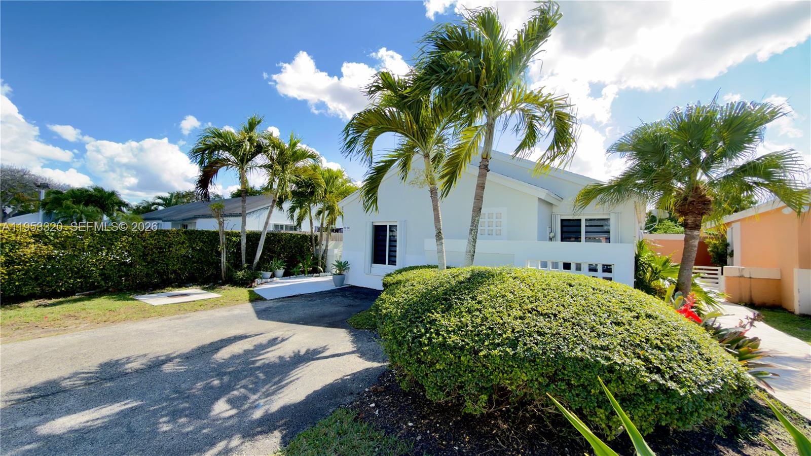 7220 Southwest 149th Court Miami, FL 33193 - Photo 3 of 36