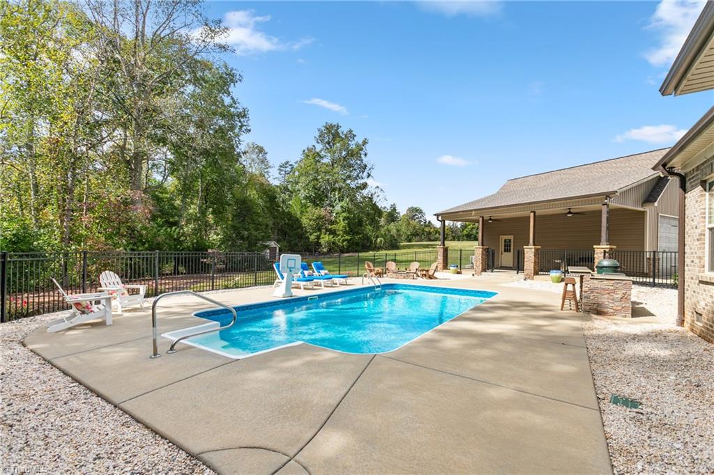7117 Rae Farms Way Greensboro, NC 27455 - Photo 40 of 50 Gallery Image 40