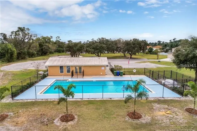 $950 | 2924 Whispering Trails Drive, Winter Haven, FL 33884