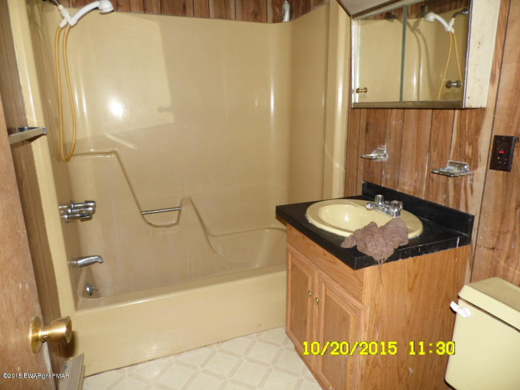 606 Bond Street Bushkill, PA 18324 - Photo 5 of 9 Gallery Image 5