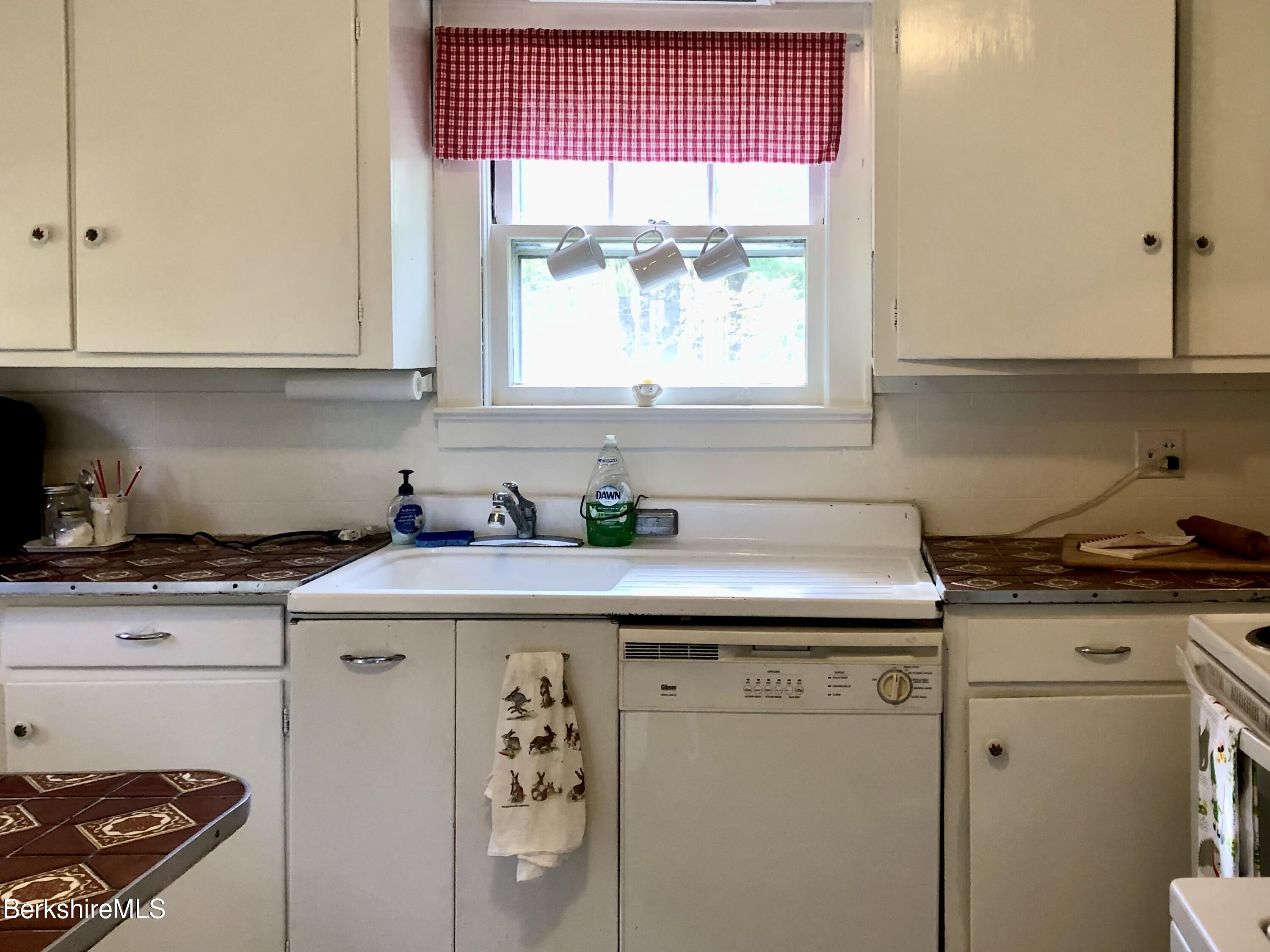 36 Tamarack Road Pittsfield, MA 01201 - Photo 4 of 64 Kitchen View 1