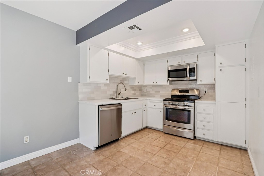 1382 3rd Street Duarte, CA 91010 - Photo 7 of 19