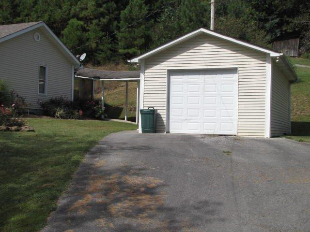 30 Middle Crk Road Manchester, KY 40962 - Photo 12 of 34 Photo 12