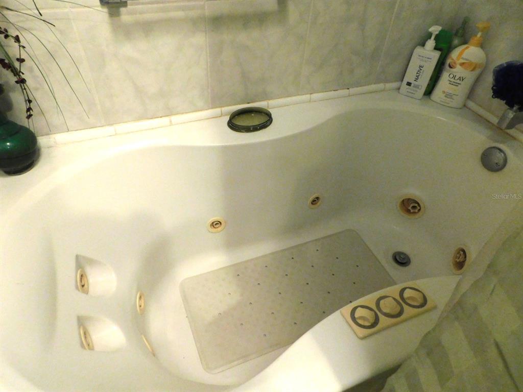 1001 Starkey Road, Unit 395 Largo, FL 33771 - Photo 20 of 56