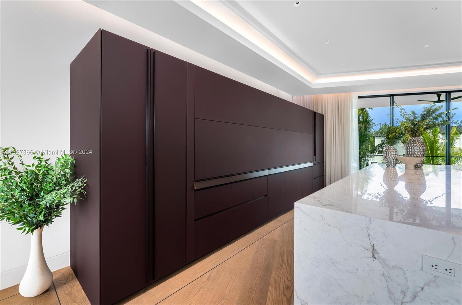 2000 North Bay Road Miami Beach, FL 33140 - Photo 25 of 62