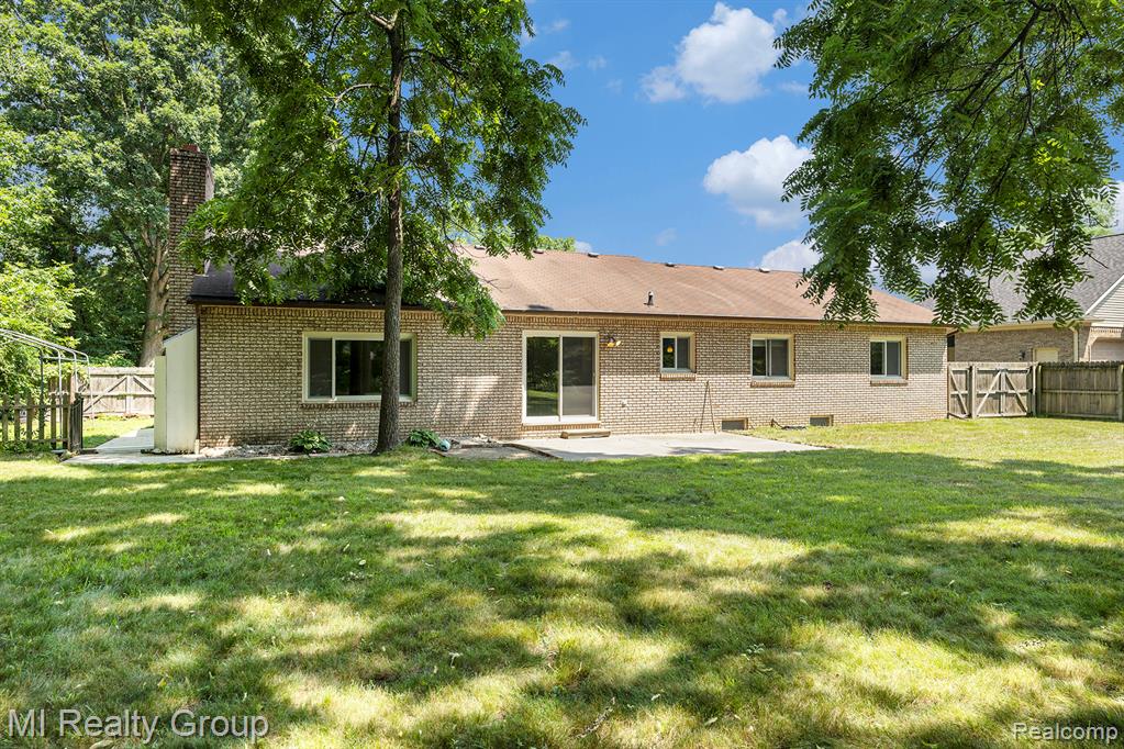 55979 Mound Road Utica, MI 48316 - Photo 25 of 31 Gallery Image 25