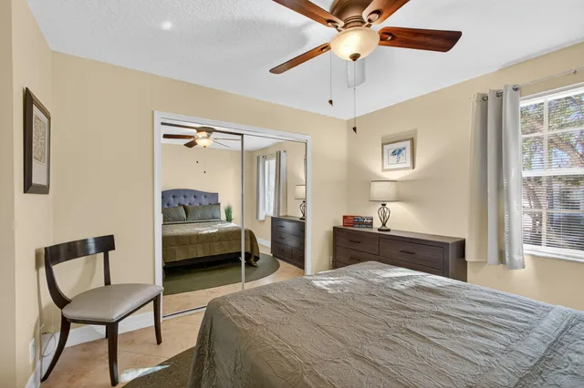 a view of an house with backyard porch and livingroom