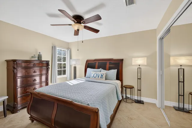 a view of an house with backyard space and garden