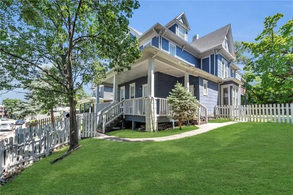 $475,000 | 2745 Holmes Street, Kansas City, MO 64109