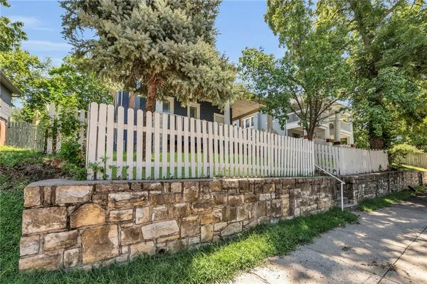 $475,000 | 2745 Holmes Street, Kansas City, MO 64109