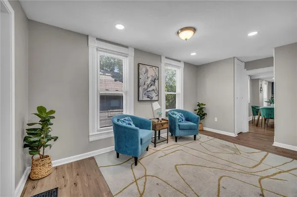 $475,000 | 2745 Holmes Street, Kansas City, MO 64109