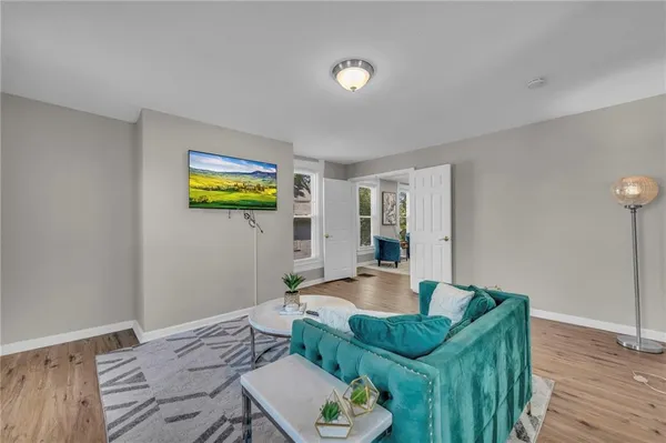$475,000 | 2745 Holmes Street, Kansas City, MO 64109
