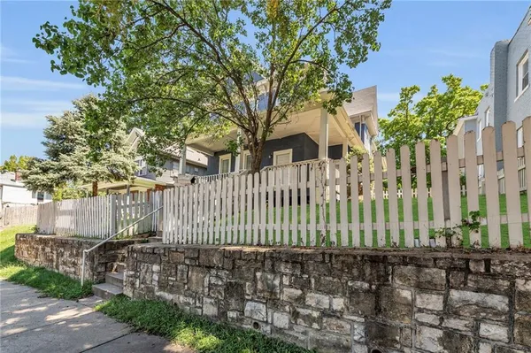 $475,000 | 2745 Holmes Street, Kansas City, MO 64109