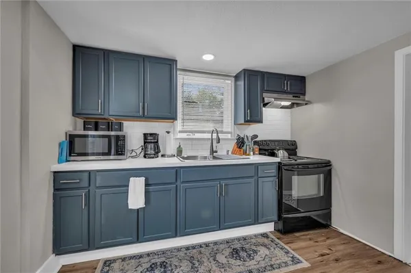 $475,000 | 2745 Holmes Street, Kansas City, MO 64109