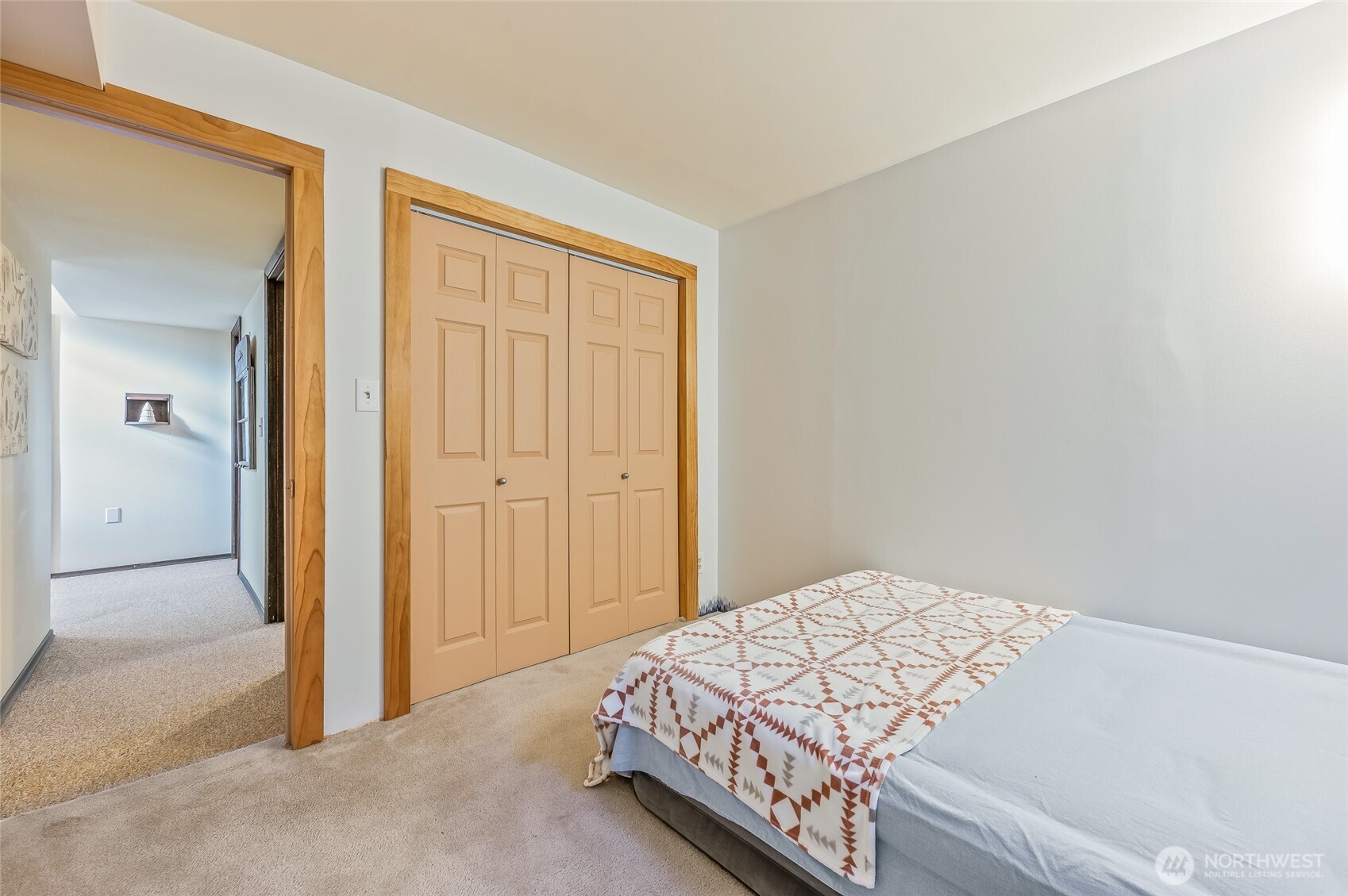 2314 Westwick Road Wenatchee, WA 98801 - Photo 24 of 37 a bedroom with a bed and a shower