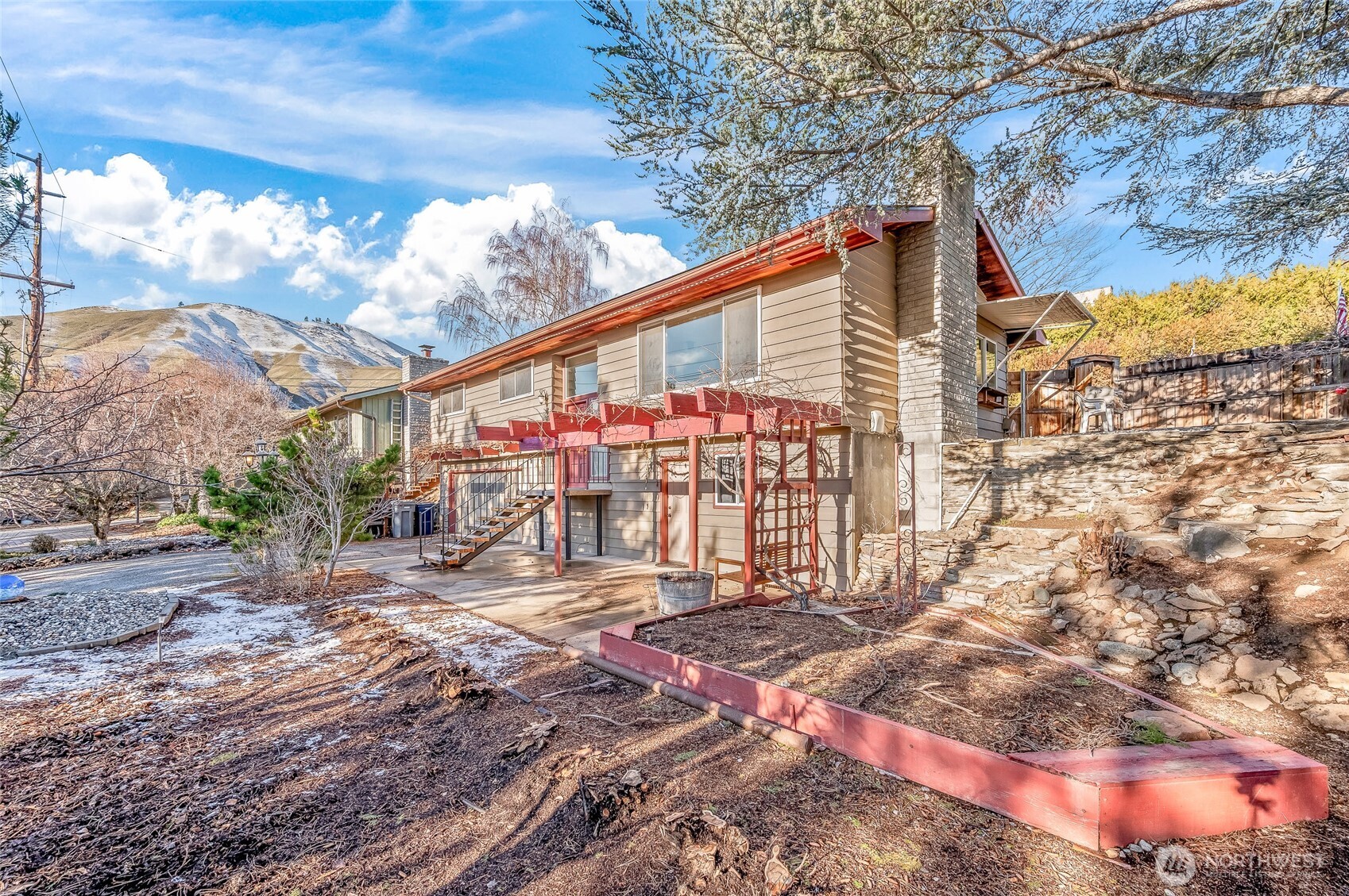 2314 Westwick Road Wenatchee, WA 98801 - Photo 3 of 37 a view of a house with a yard
