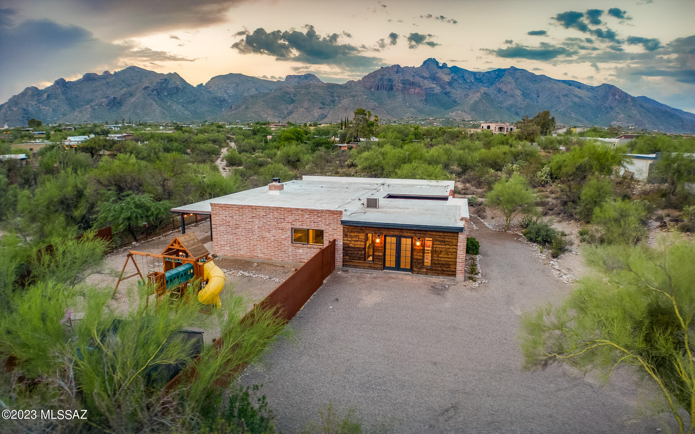 1731 East Orange Grove Road Tucson, AZ 85718 - Photo 2 of 26