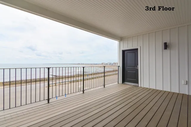 $1,349,000 | 465 Ocean Boulevard, Unit 302, Hampton, NH 03842