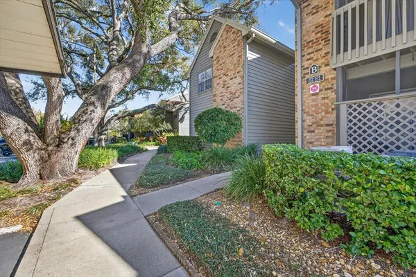 $174,900 | 2500 Winding Creek Boulevard, Unit B201, Clearwater, FL 33761