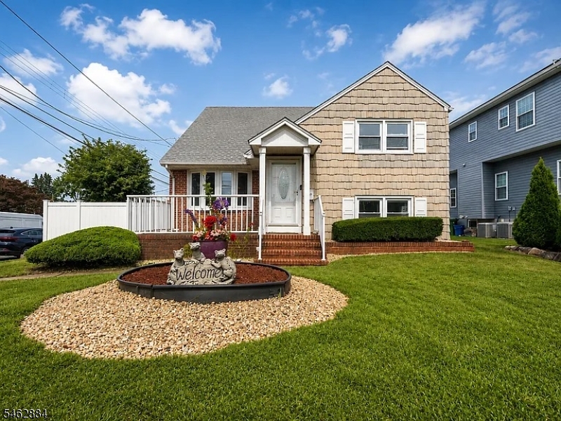 74 Raritan Road Linden, NJ 07036 - Photo 5 of 27 Gallery Image 5